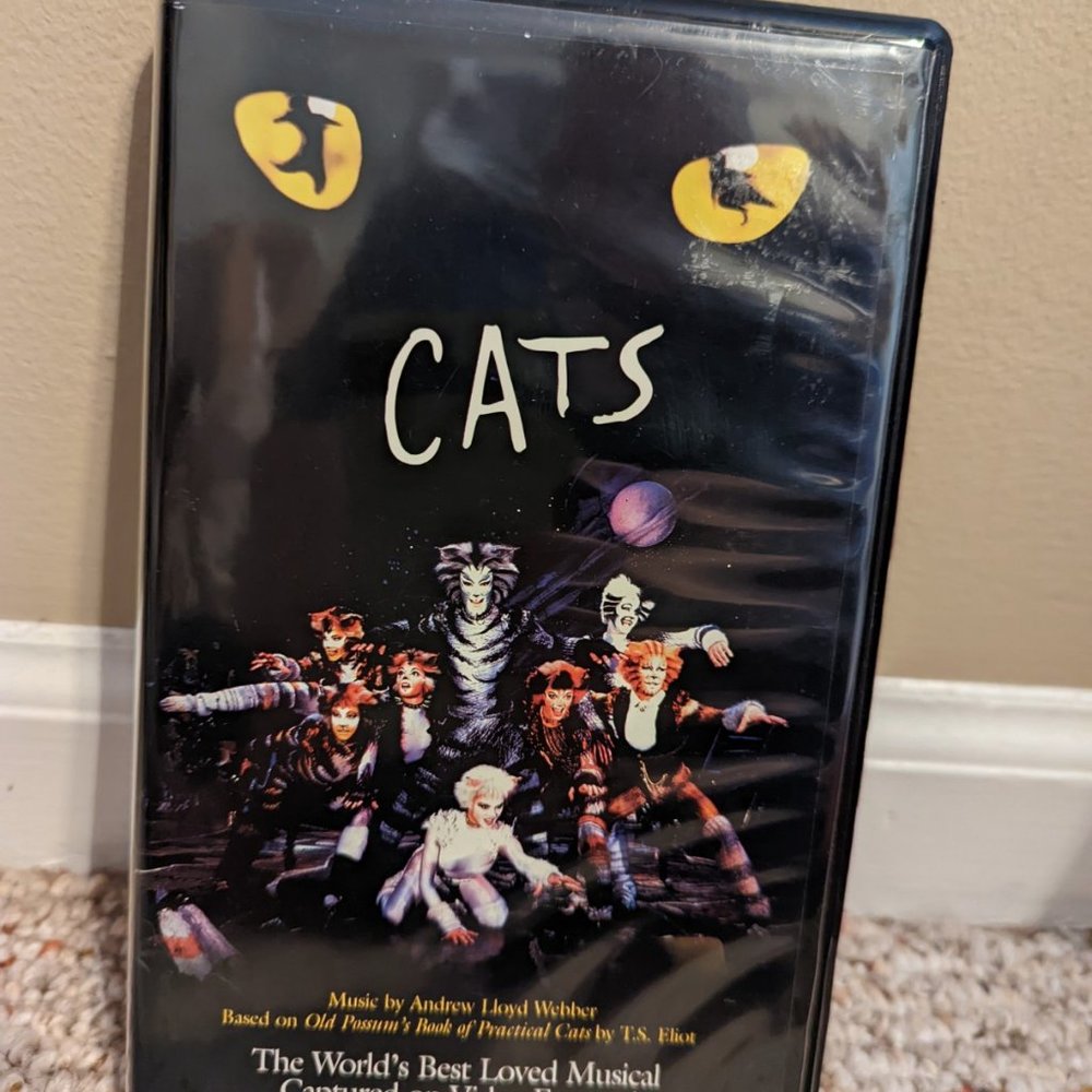 Cats: The Musical 1998 Clamshell VHS + Booklet Elaine Page Andrew Lloyd Webber